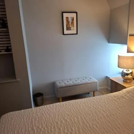 3 At Busy Bee Apartment