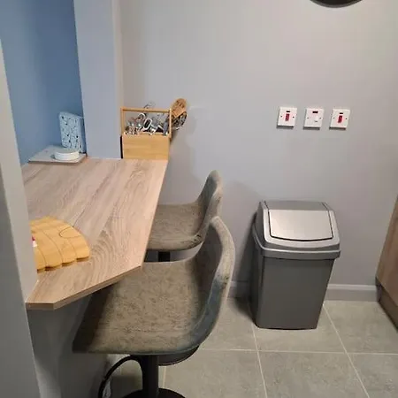 3 At Busy Bee Apartment