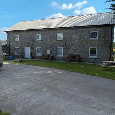 Apartment 3 At Busy Bee